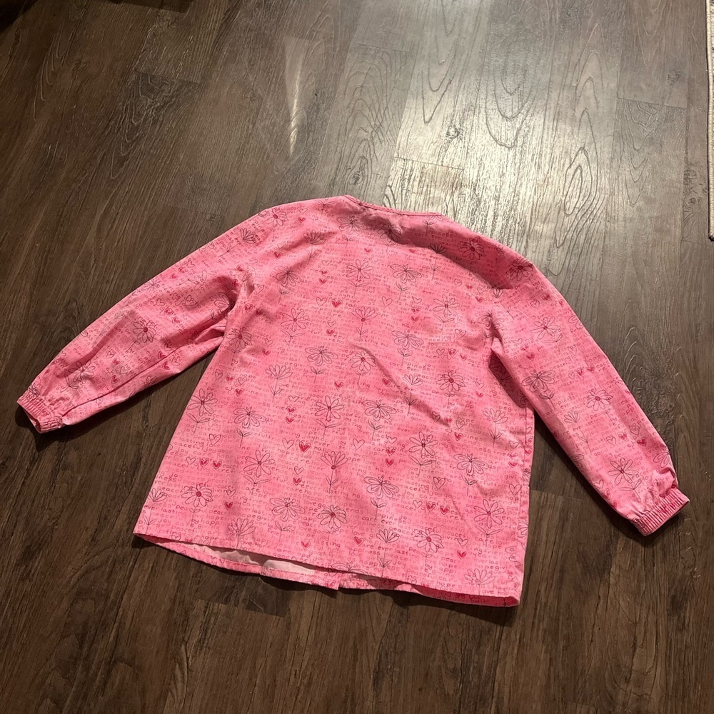 H.Q. Scrubs Pink floral Love Pattern lab coat - Picture 5 of 6
